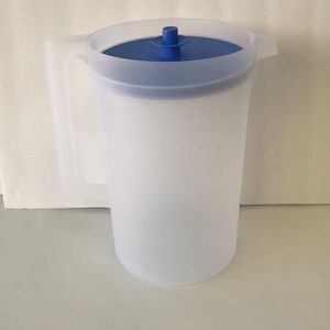 New Tupperware Jumbo Jug 4 Liter Clear & Blue Lid